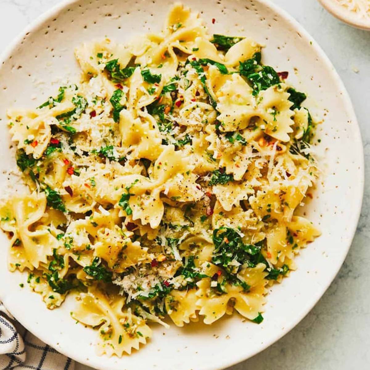 Creamy kale pasta in a bowl.