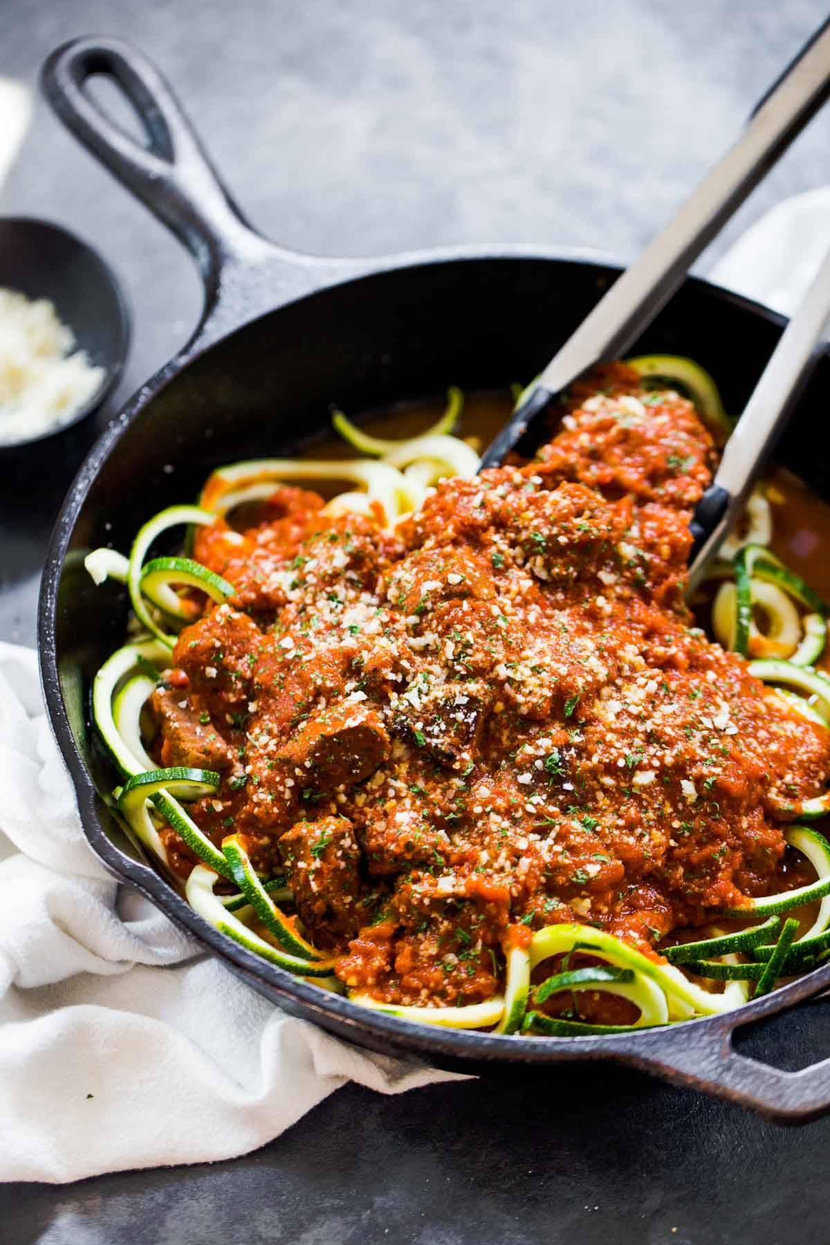 Only 4 ingredients and 20 minutes to make this Creamy Vodka Steak Pasta on zucchini noodles! So very simple and so delicious! | pinchofyum.com